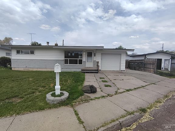 2nd image of 1150 N 9 E