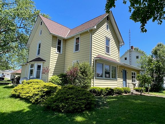 3rd image of 322 W Main St