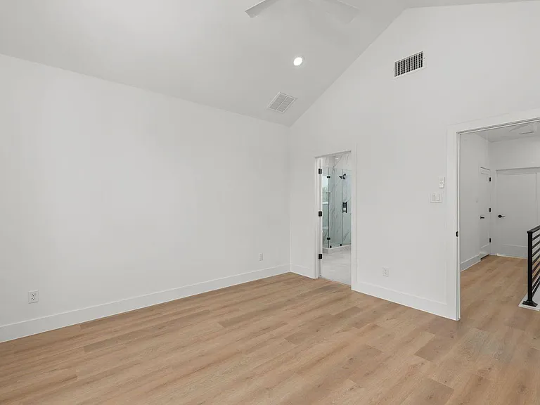 3344 Sauer St — Photo 11