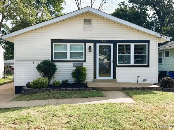908 Des Peres Dr, Saint Louis, MO 63131