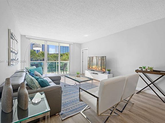 3rd image of 19370 Collins Ave APT 321