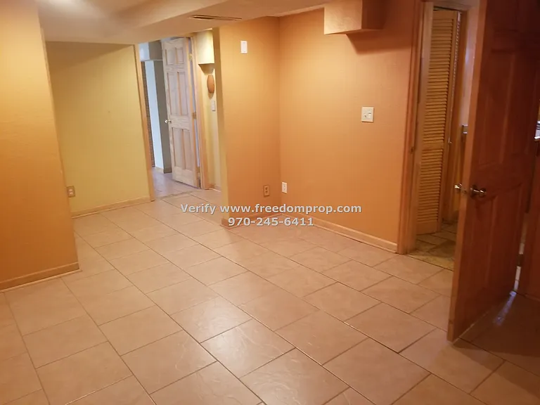 1015 Belford Ave — Photo 9
