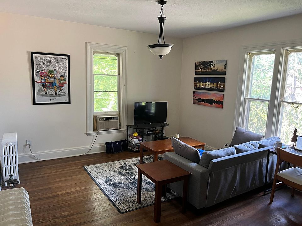 1st image of 903 W Huron St #3