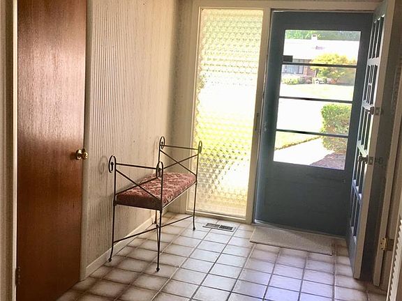 5th image of 2328 Fairhill Ln
