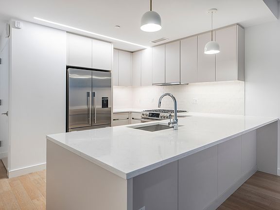 3rd image of 146 Pierrepont St APT 14F