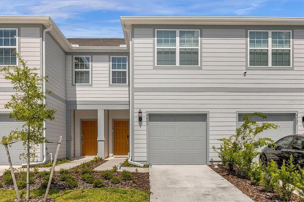 3 bed, 2.5 bath, 1699 sqft, $2,200 — Photo 2
