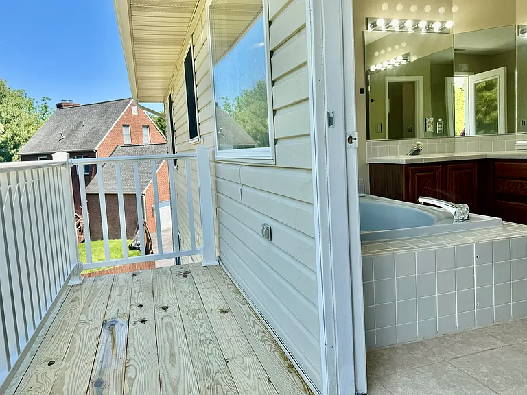203 Cherokee Dr — Photo 11