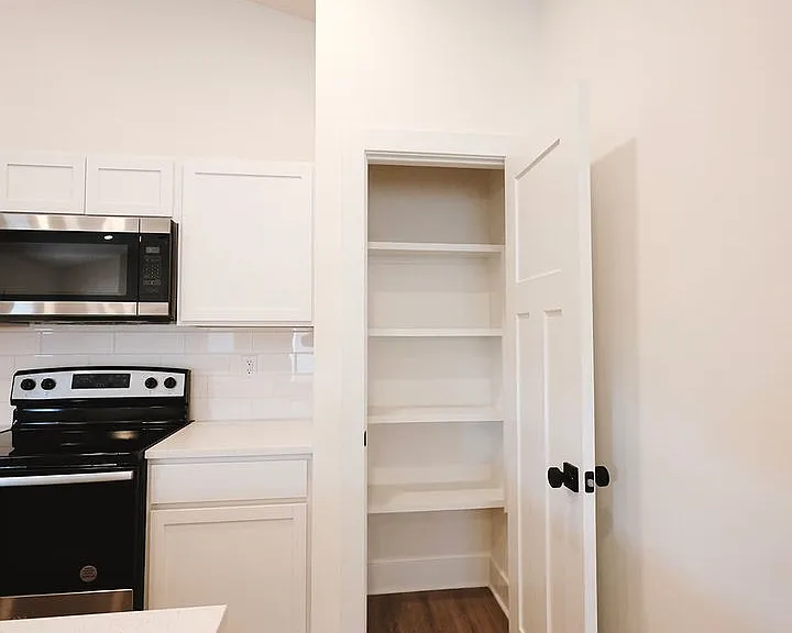 522 E Briarbrook Ln — Photo 10