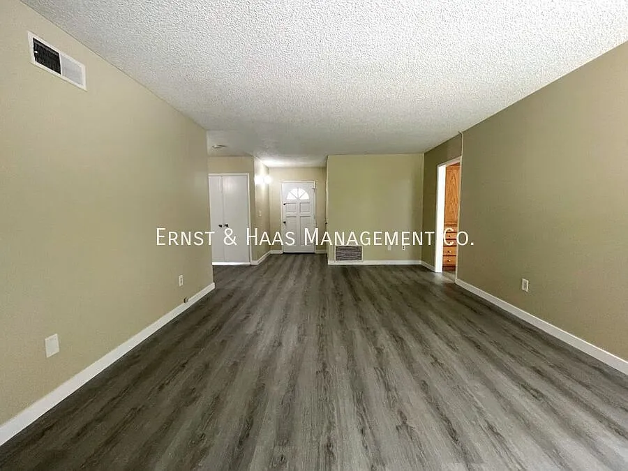 Wonderful 4-Bedroom Home Near Bolsa Chica Wetlands! — Photo 4
