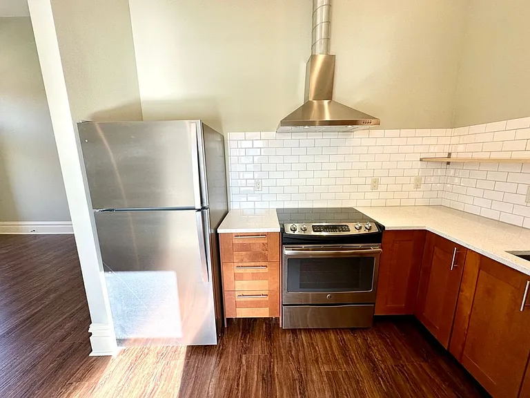 307 N Pearl St — Photo 32