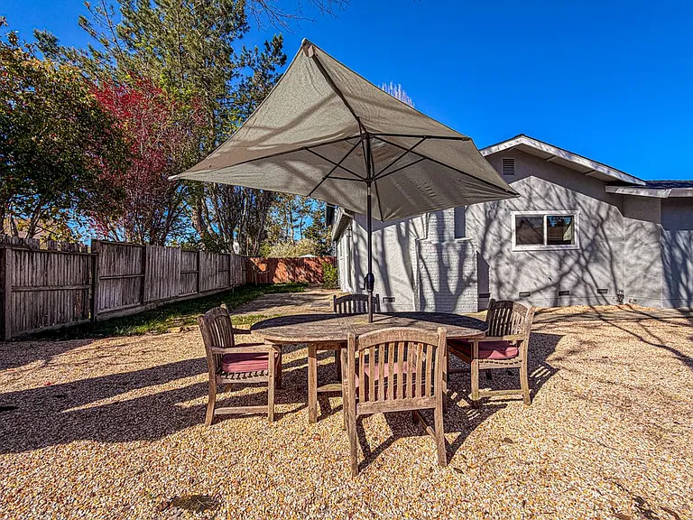 208 Vista Ct #A — Photo 13