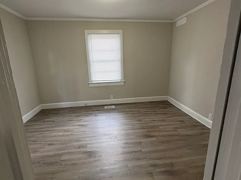 808 Brake St — Photo 11