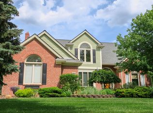 21940 Barclay Dr, Novi, MI 48374