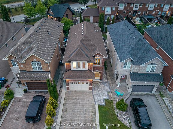 3rd image of 312 Ellwood Dr W