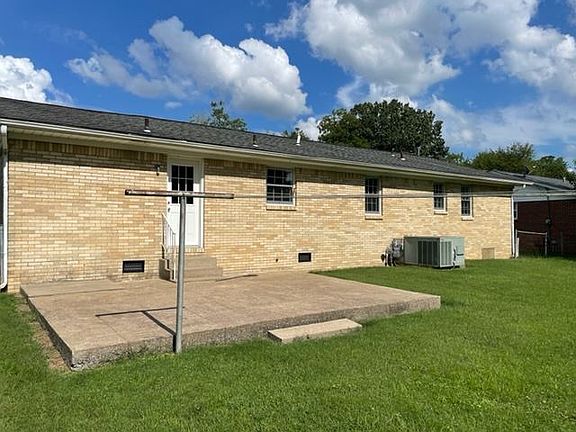 3rd image of 1629 Catalina Dr