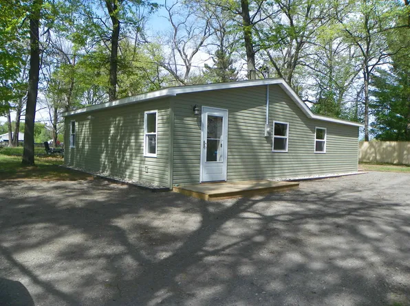 2830 Cathy St, Harrison, MI 48625