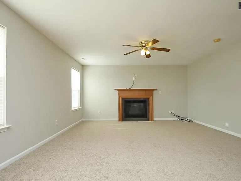 4014 Springfield Creek Dr — Photo 7