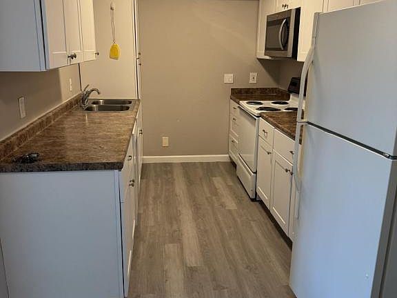 4th image of 1106 SE Belmont Dr