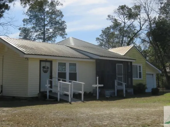 325 Bowers Street, Pembroke, GA 31321