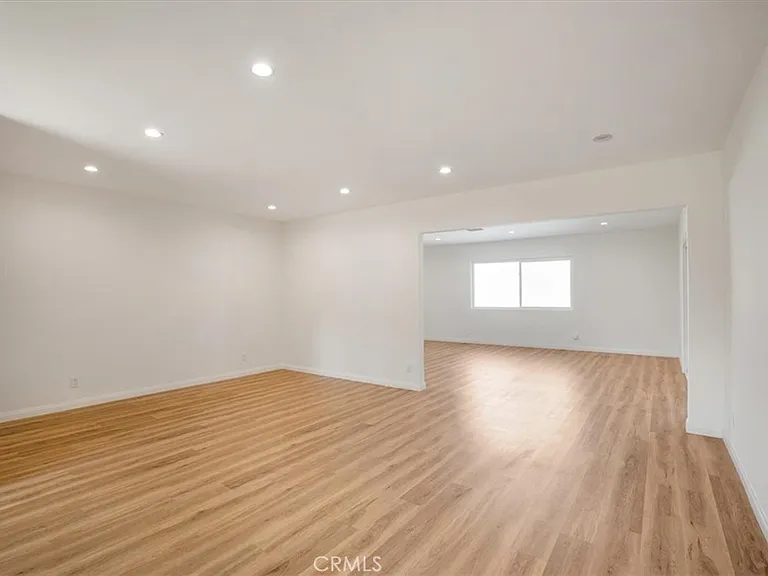 16329 Napa St — Photo 4