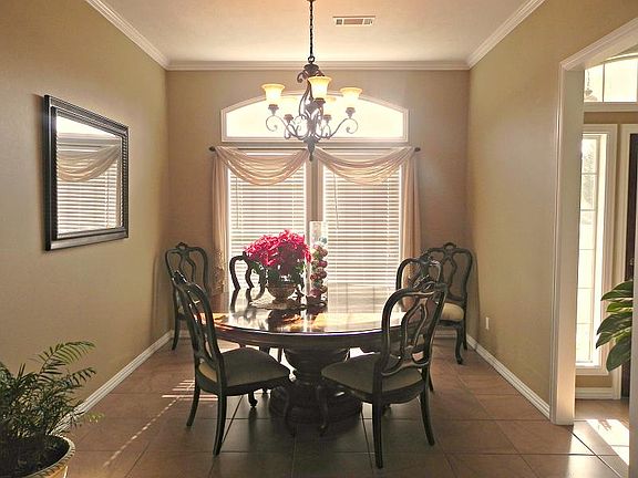 3rd image of 86 Pinecrest Dr