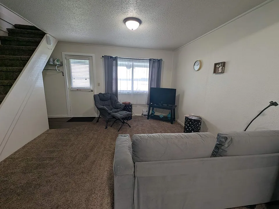 228 E State St #ID1539834P