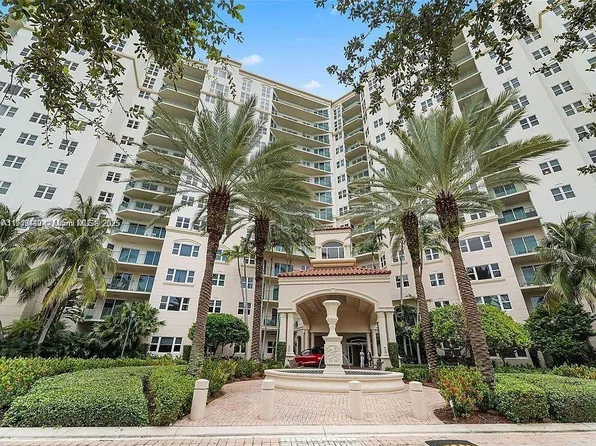 19900 E Country Club Dr APT 318, Aventura, FL 33180