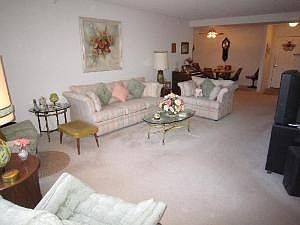 2nd image of 31 E Grove St APT 402