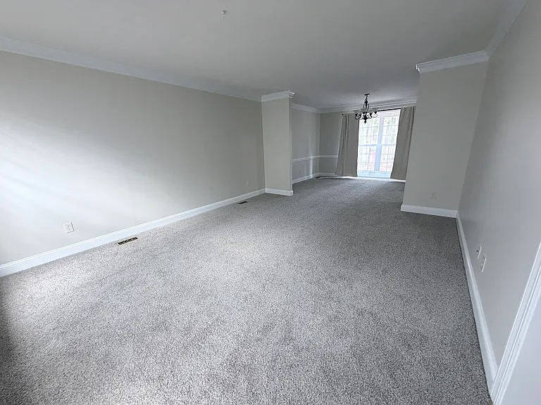 6112 Moncreiffe Rd — Photo 4