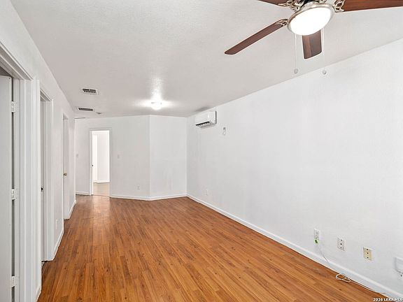 4th image of 508 RANDALL AVE