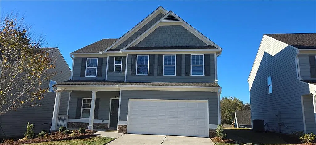 4 bed, 2.5 bath, 2200 sqft, $2,450 — Photo 2