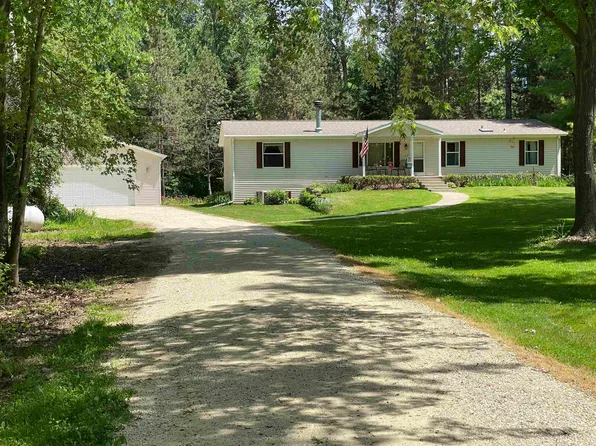 W758 Norway Dr, Fall River, WI 53932