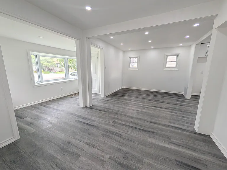 168 Borden Ave — Photo 3