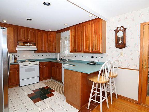 5th image of 117 Hollin Dr