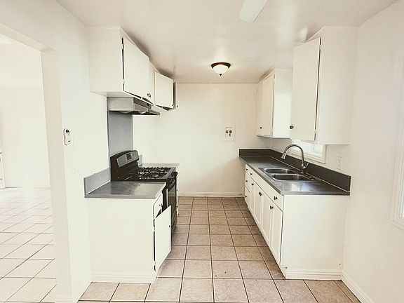 4th image of 904 E Balsam Ave #B