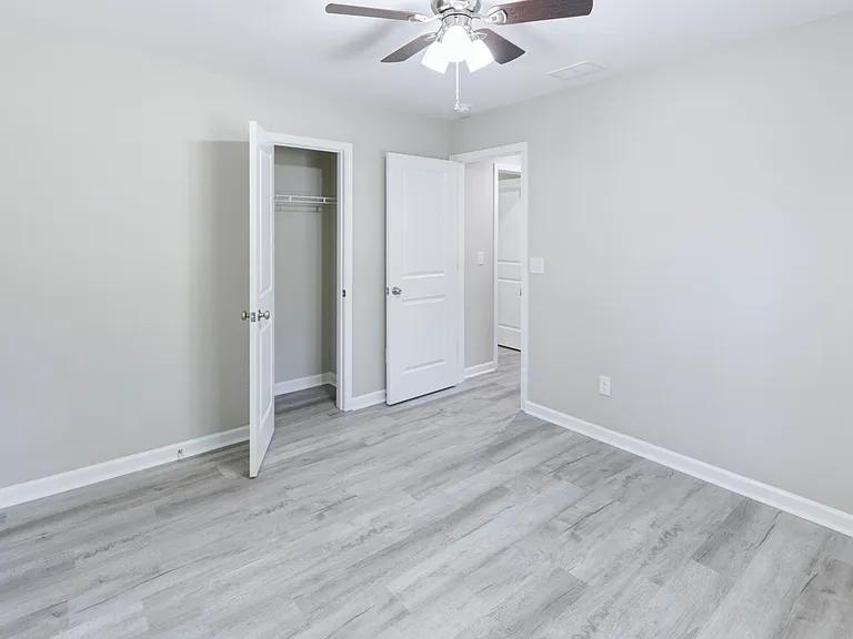 207 Woodlawn St — Photo 34