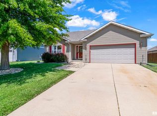 2721 Carl Prairie Dr, Springfield, IL 62703