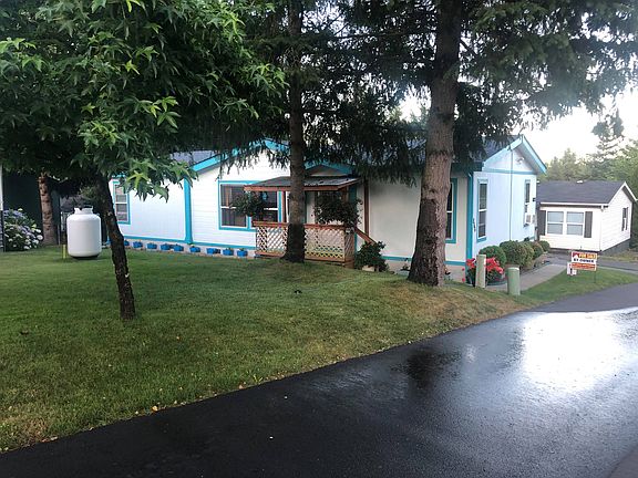 3rd image of 866 Mahogany Ln NW