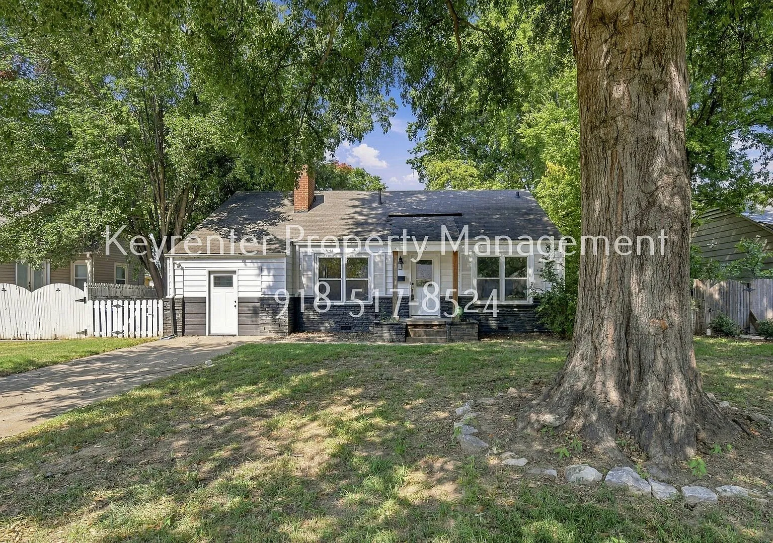 Prime Location! 3 bed/ 2 bath! Close to Riverside & Brookside — Photo 1