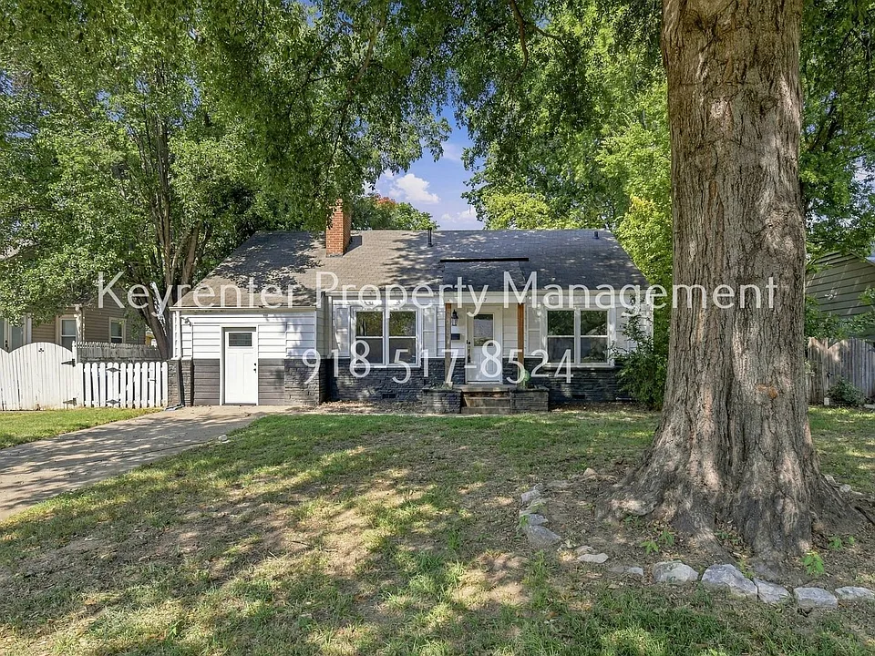 217 E 33rd Pl