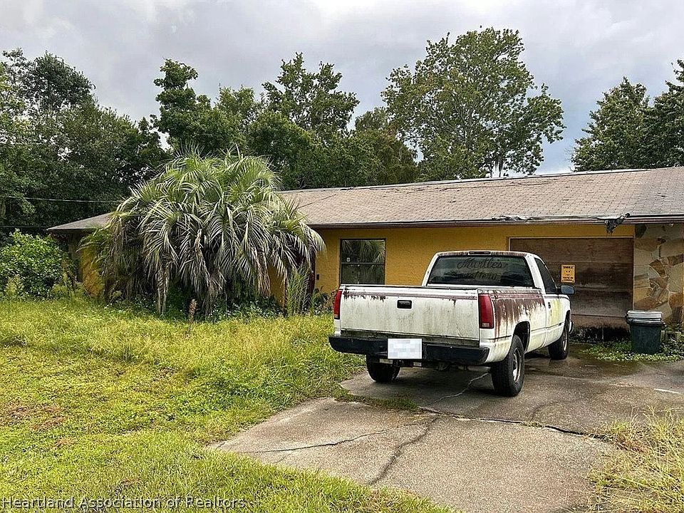 2nd image of 4064 Papaya St