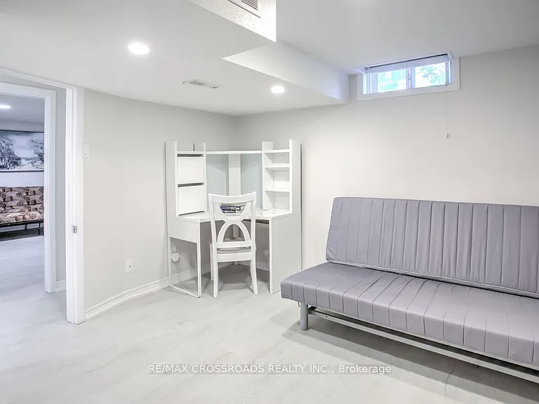 66 Bayhampton Cres — Photo 15