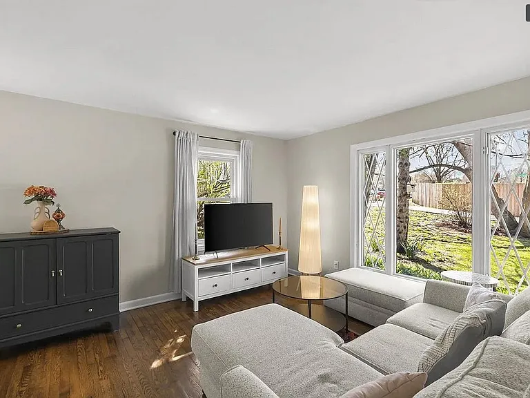 326 S Midvale Blvd — Photo 4