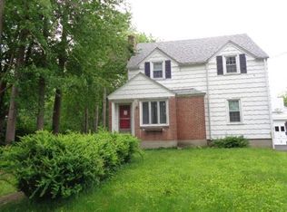 4 Summer St, Webster, MA 01570