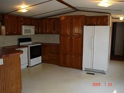3rd image of 17 Kathy Ct