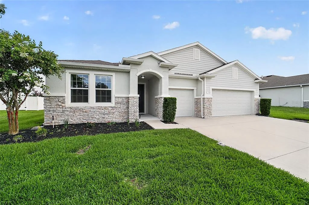 4 bed, 3.5 bath, 2834 sqft, $2,700 — Photo 4