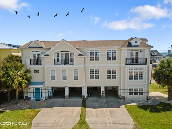 302 N 3rd Avenue #B, Kure Beach, NC 28449
