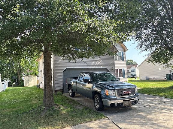 3rd image of 6814 Burbage Landing Cir