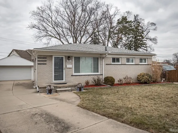654 Michelle Ct, Garden City, MI 48135