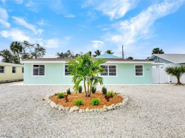 191 Hibiscus Dr, Fort Myers Beach, FL 33931